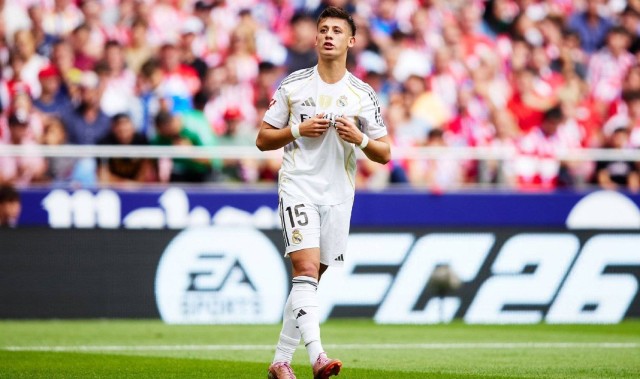 随着马竞5-2皇马，送首败，西甲最新积分榜出炉，巴萨收大礼！