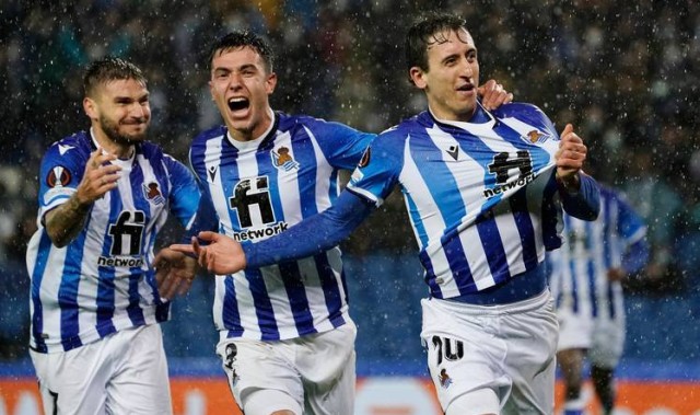 西甲焦点战：巴萨主场争冠碾压，皇家社会客场防反争席