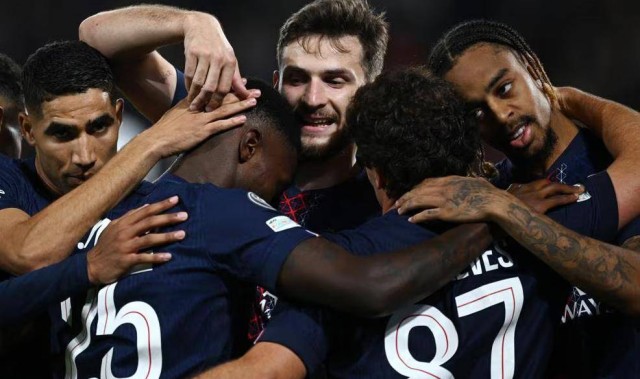 足坛悲喜一夜！国米7连胜终结，拜仁3-0豪取13连胜，大巴黎3-0，多特压哨绝杀