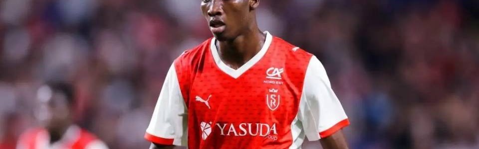 纽卡斯尔接近击败曼联，达成一项创纪录的法甲中场球员交易