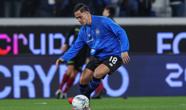 你来我往！阿德耶米右路内切兜射破门，多特将总比分扳平至3-3