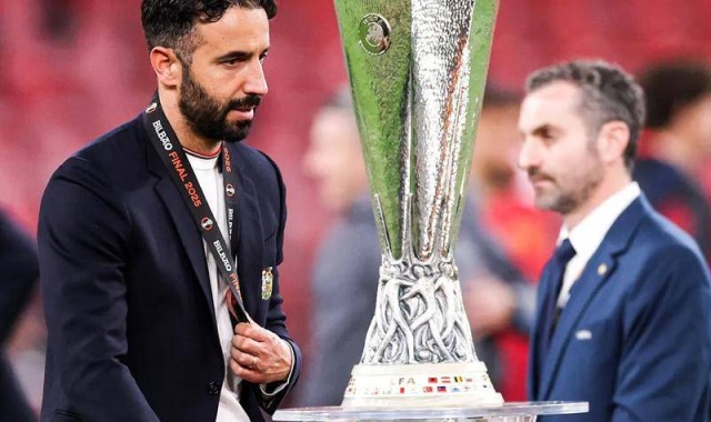 三大换帅各不同！穆里尼奥尚可，滕哈格换对了，冠军主帅七场不胜