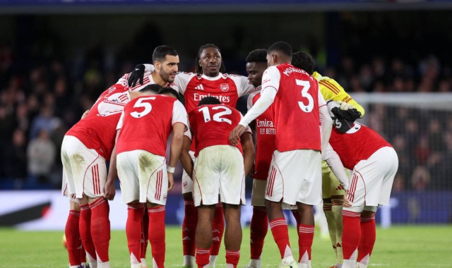 VAR评审引爆英超赛场：凯塞多红牌风波与马特塔点球重罚