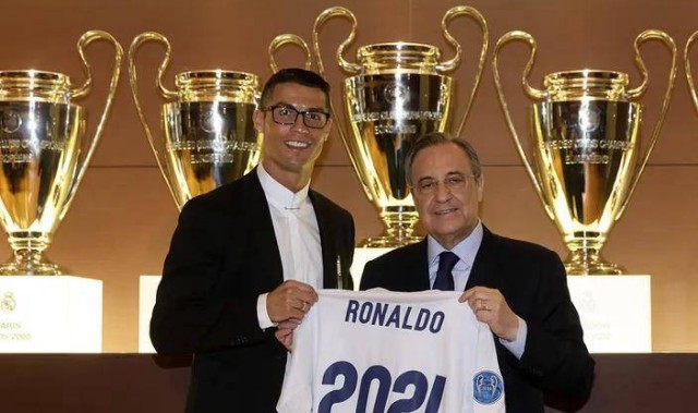 一意孤行的C罗！八年如一日重复同样剧本，公开炮轰曼联已五年未获冠军