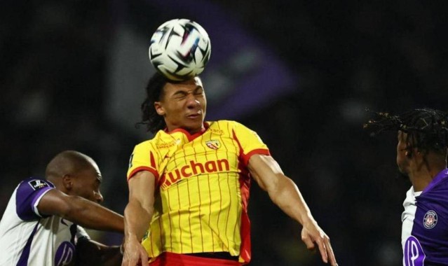 逆袭大黑马出炉：获得8连胜，碾压大巴黎，排名法甲稳居第一