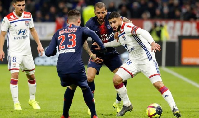 法甲两极对决：南特主场保级生死战 朗斯冲冠路上的"铁桶阵"考验