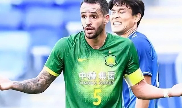 国安刚在足协杯拿到冠军，就提前官宣跟新奥古斯托签订大合同，曾是德甲狼堡队核心+被俱乐部辟谣