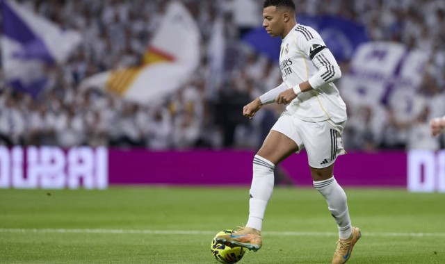 姆巴佩左腿不适缺席训练！皇马迎战曼城遭重创，阿隆索陷入用人困境