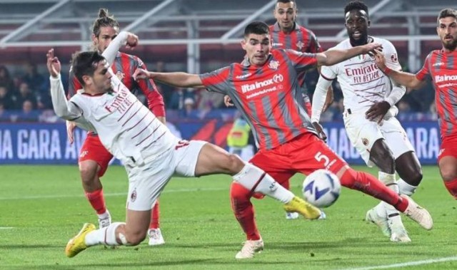 残阵米兰迎旧帅狙击！意甲焦点战：红黑军团主场破咒 or 紫百合逆袭？比分进球数精准剖析